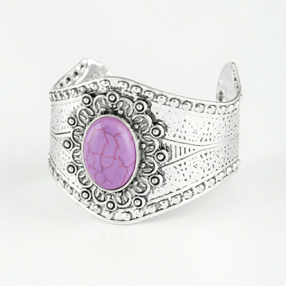 📌Paparazzi bracelets(this will not last long)